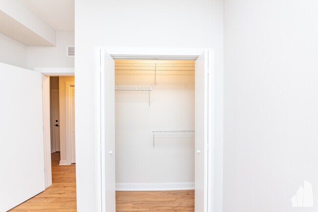 Photo - 648 W Wrightwood Ave Unit 656-106