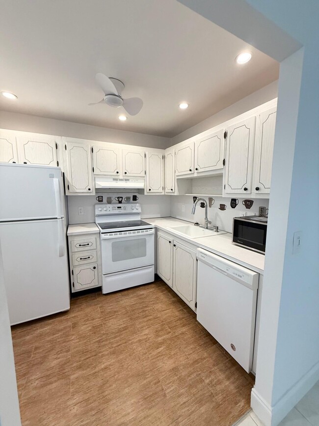 Building Photo - 186 Valencia H Rental