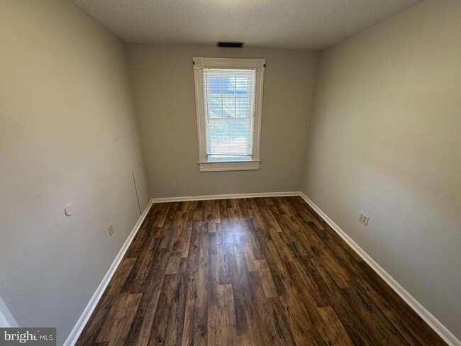 Photo - 29 W Leicester St
