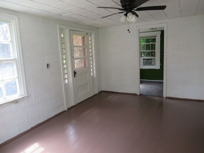 Photo - 806 N Park St