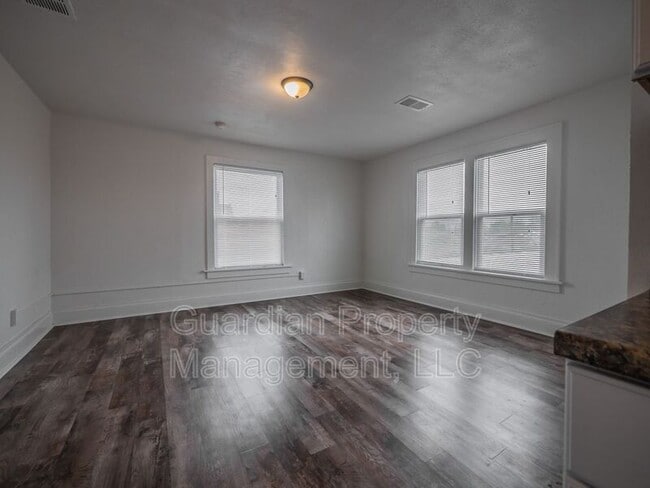 Photo - 108 N Buchanan St