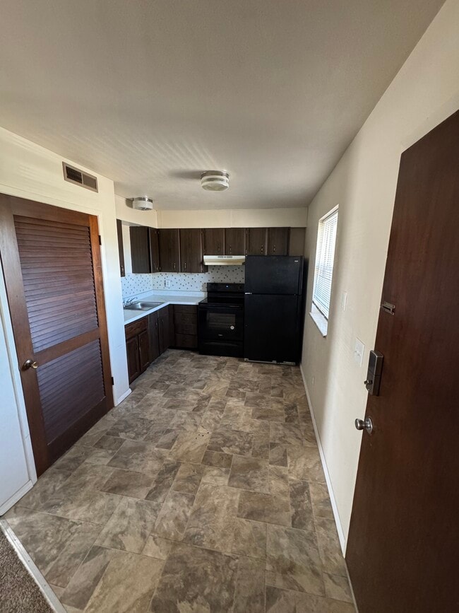 Building Photo - 109 Lee Dr Unit 3