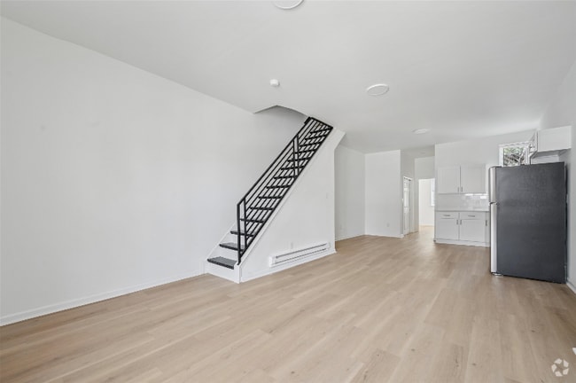 Building Photo - 230 N 61st St Rental
