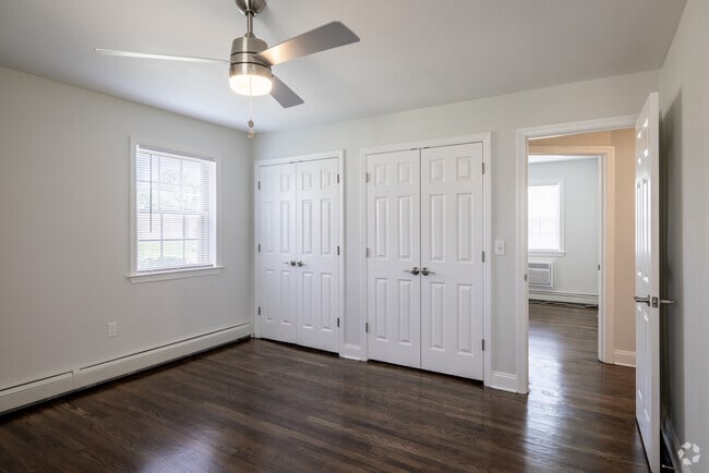 2BR, 1BA - 1,057SF - Primary Bedroom