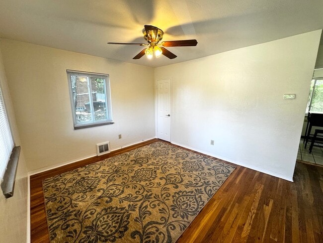 Photo - BRENTWOOD BEAUTY -- Available Now!!