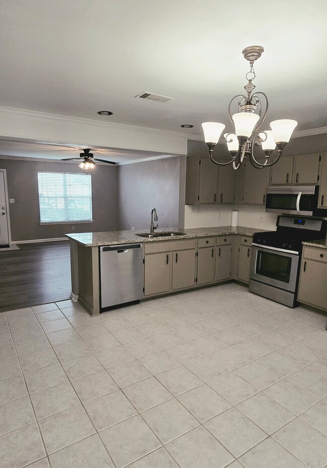 Photo - 407 Bainbridge Dr
