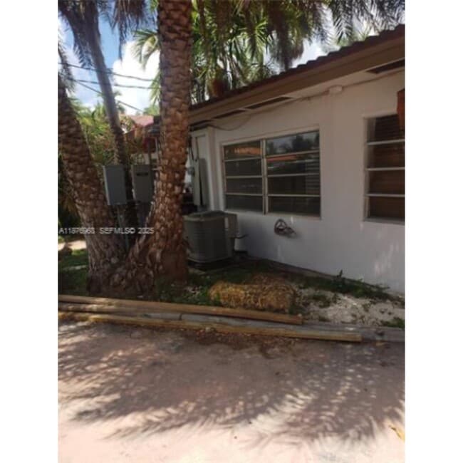 Photo - 1997 SW 17th Ct