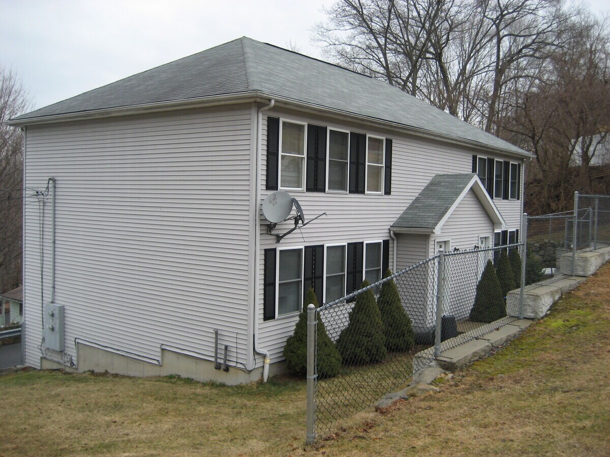 145 Manners Ave Apartment For Rent in Naugatuck, CT