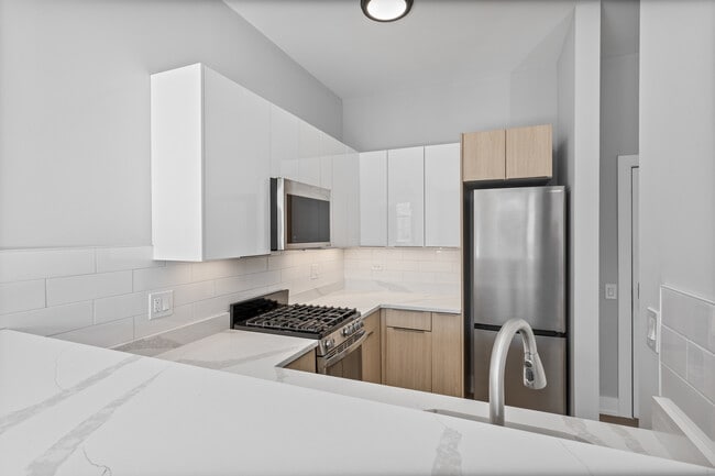 Photo - 1625 W Howard St Unit 312