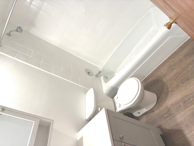 Photo - 5420 N Kenmore Ave Casa