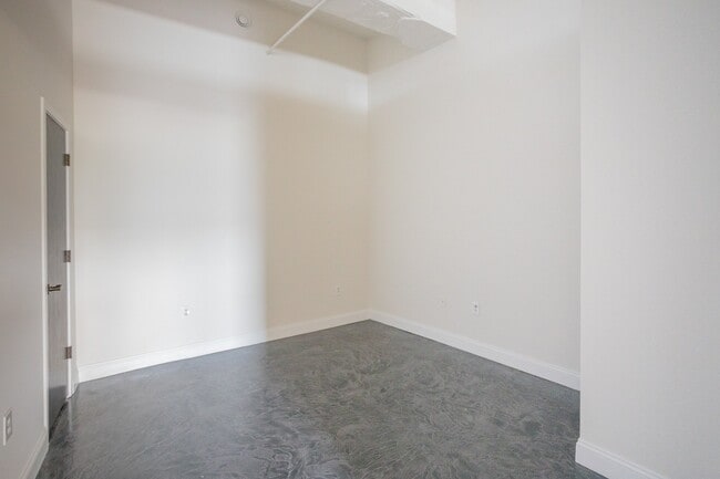 Photo - 4600 Woodward Ave Unit 306