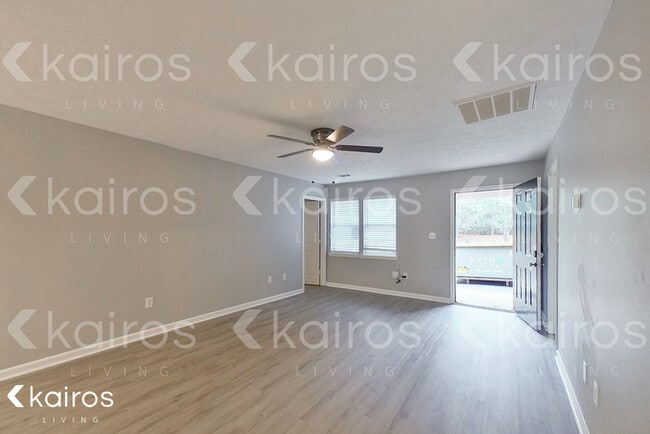 Photo - 301 Beaver Pointe Dr