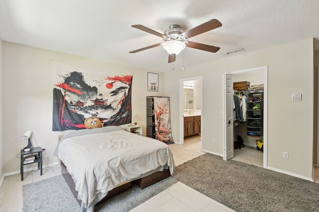 Photo - 3812 Silverbell Loop