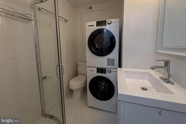 Photo - 336 Lombard St Unit 115