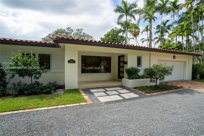 Photo - 4150 Monserrate St