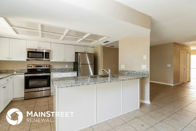 Photo - 37 Harbor Oaks Cir