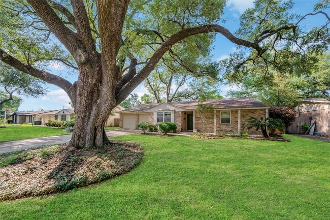 Building Photo - 9622 Highmeadow Dr
