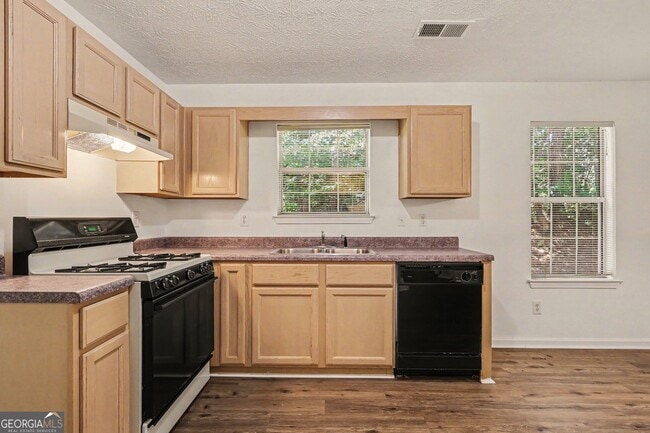 Photo - 2233 Glen Briar Way