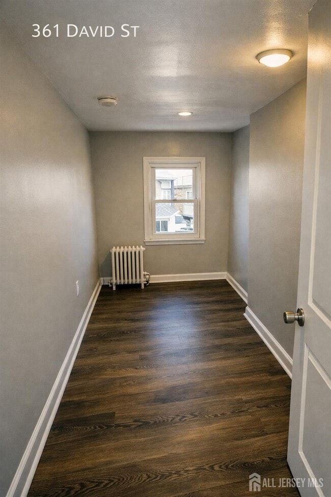 Photo - 361 David St