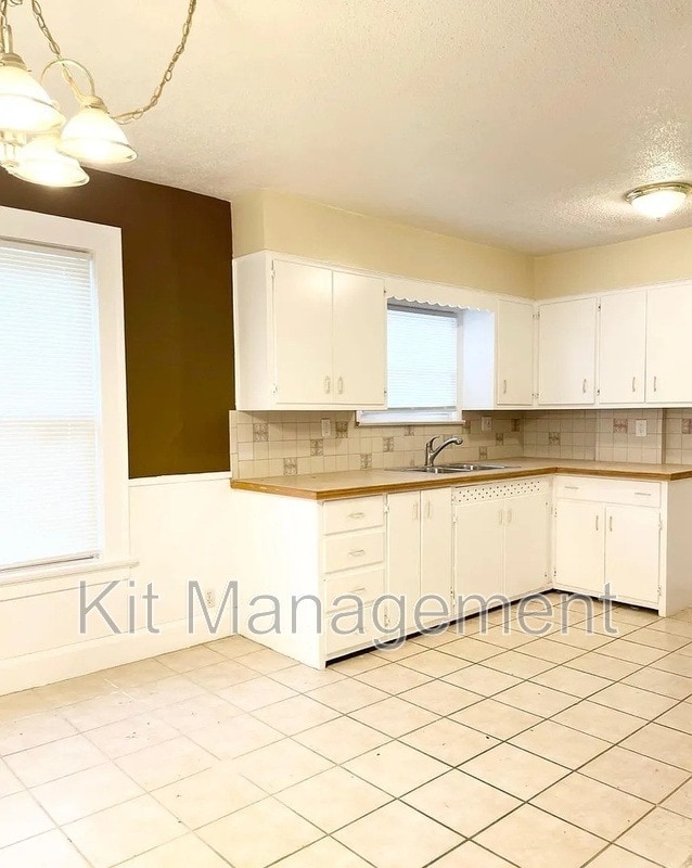 581 Colima Dr