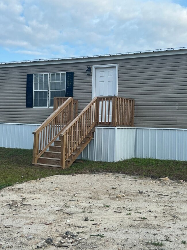 Photo - Move in ready!! 2BD/2BA spacious mobile home!