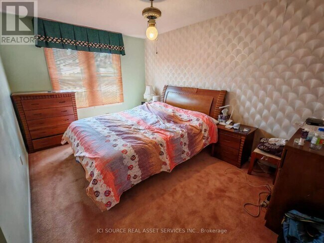 Photo - 10 Purple Sageway