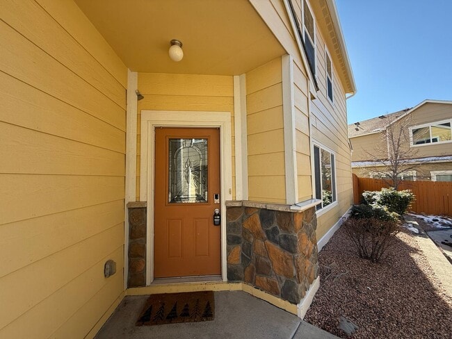 Photo - Nice Three Bedroom Townhome 80916