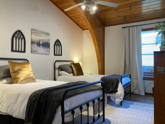 Photo - Elizabeth House