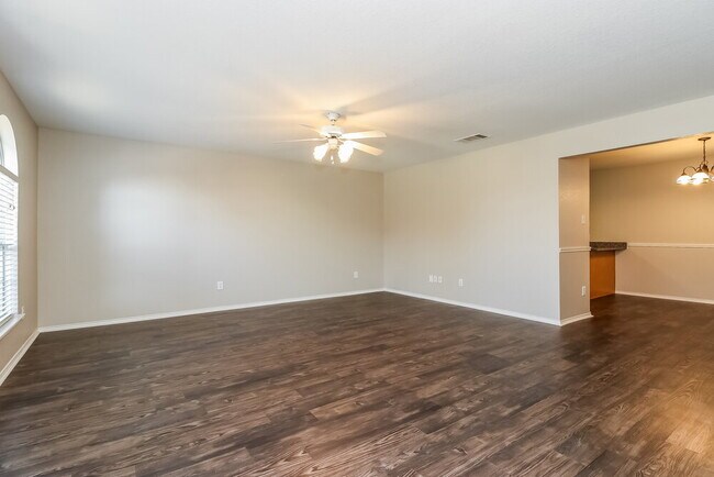 Photo - 2745 Briscoe Dr