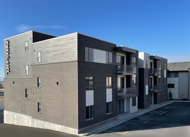 Photo - 200 S Hwy 89 Unidad Building 4