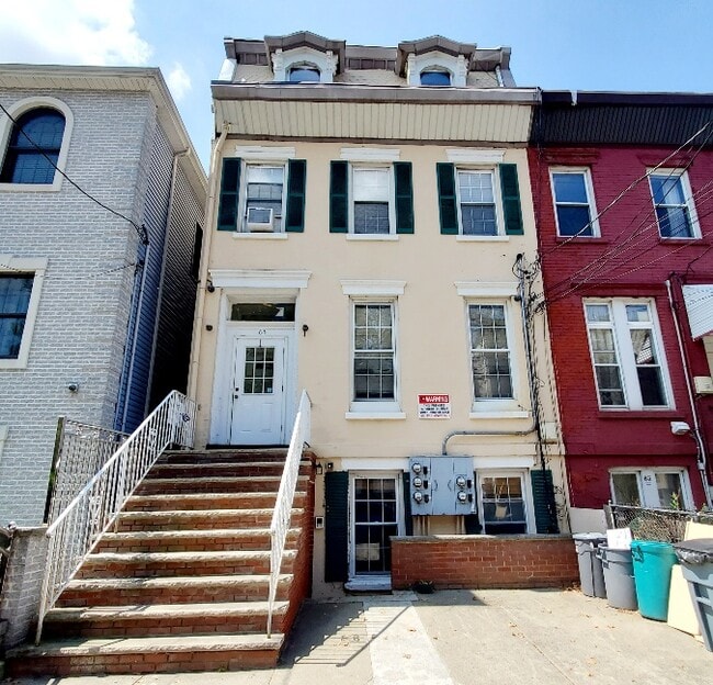 Building Photo - 63 Prospect St Unit 3