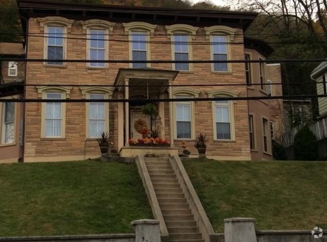 Moyer Property - 529 S Centre St Rental