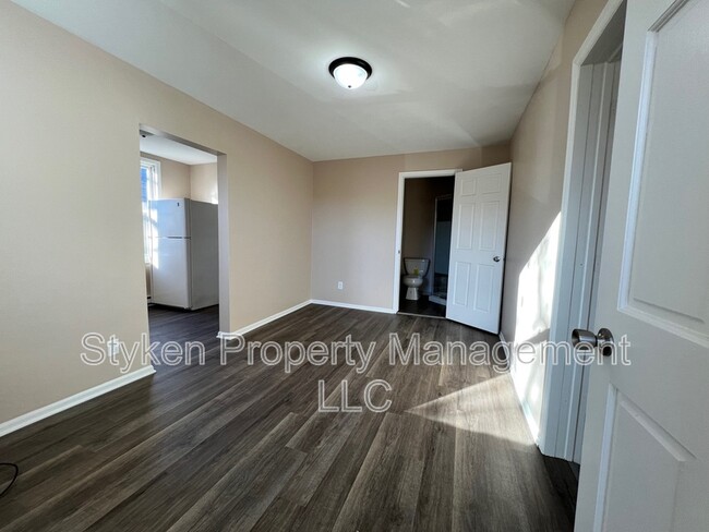 Photo - 308 W Merchant St Condo