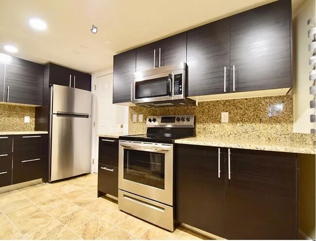 Building Photo - 73 Thatcher St Unit 001