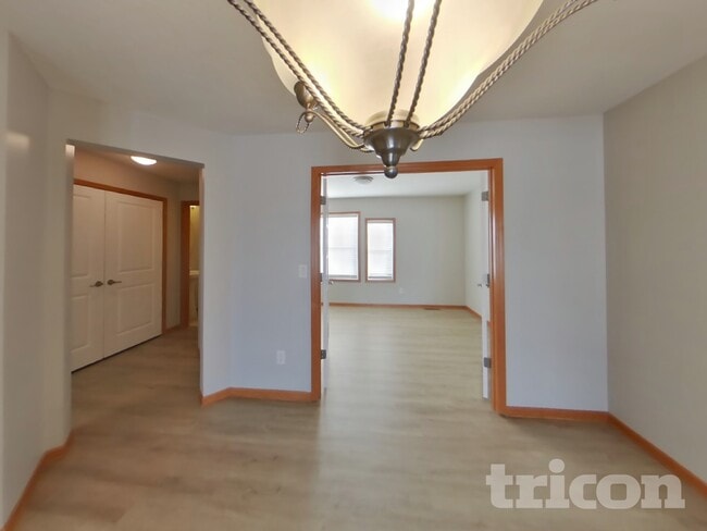 Photo - 1627 Fox Hunt Way