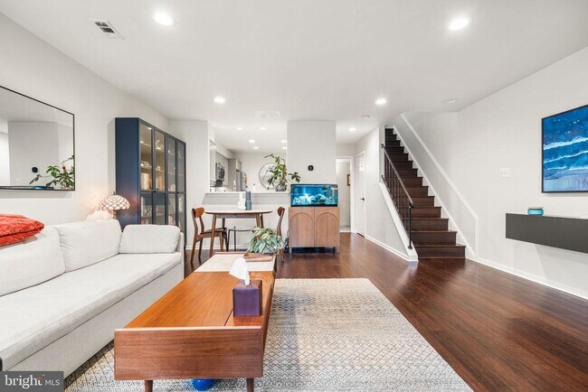 Photo - 907 S Rolfe St