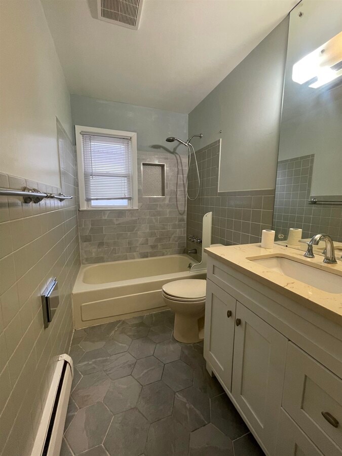 Photo - 7 Country Village Ct