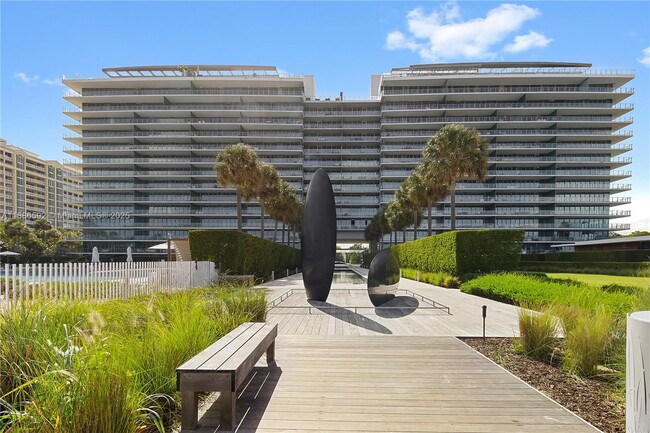 Building Photo - 350 Ocean Dr Unit 901N