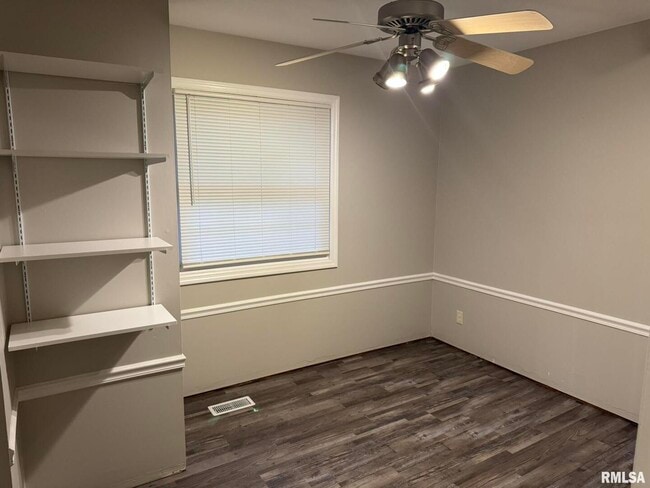 Photo - 1868 Kings Dr