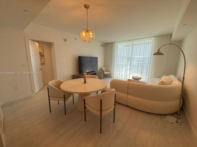 Photo - 77 SE 5th St Unidad 4214