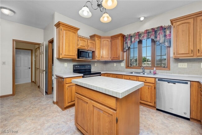 Photo - 4591 S Memorial Shoreway Dr