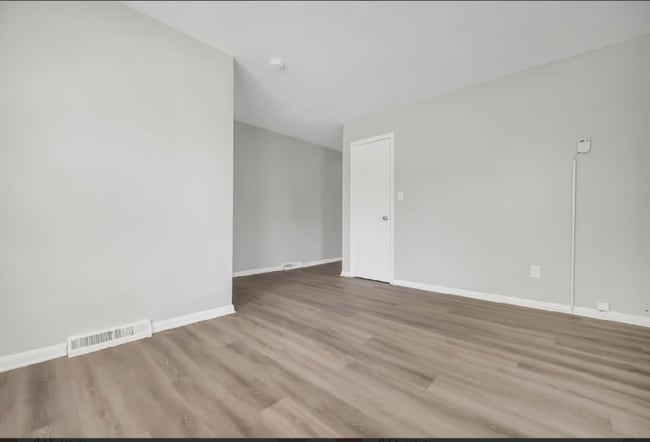 Building Photo - 3690 E 139th St Rental