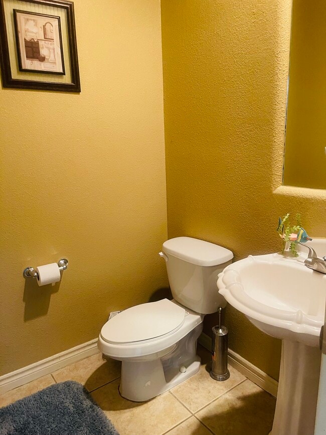 Photo - 425 Emerald Shore Ln