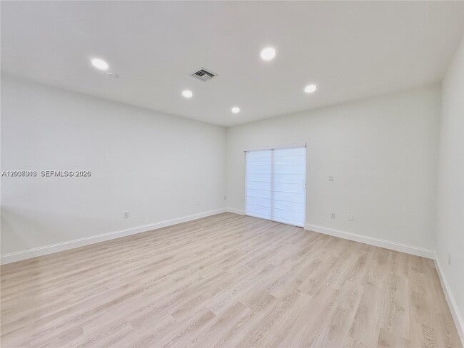 Photo - 4412 Woodland Cir