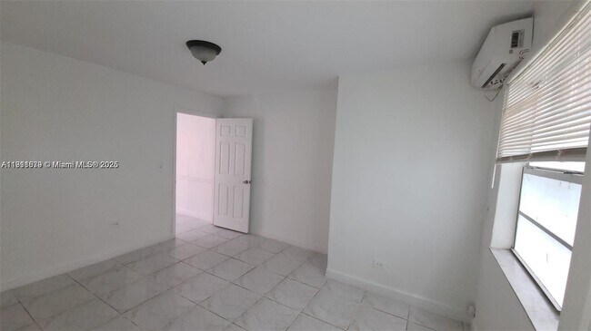 Photo - 2015 NW 6th Pl Unit 4