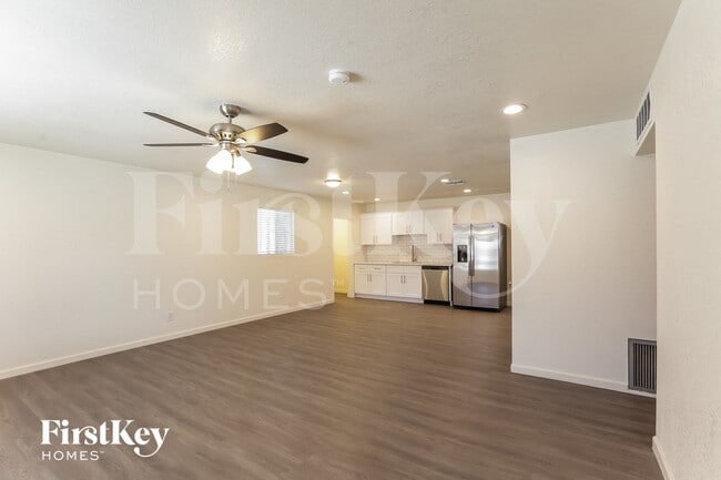 Photo - 3124 W San Miguel Ave
