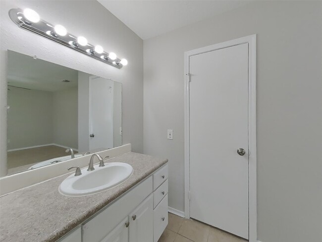 Building Photo - 20118 Misty Pines Dr