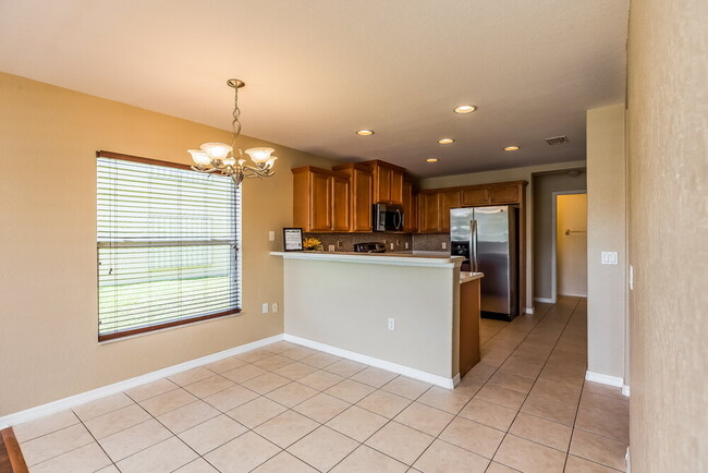 Photo - 7032 Chatum Light Run