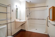 1BR, 1BA - 500 SF