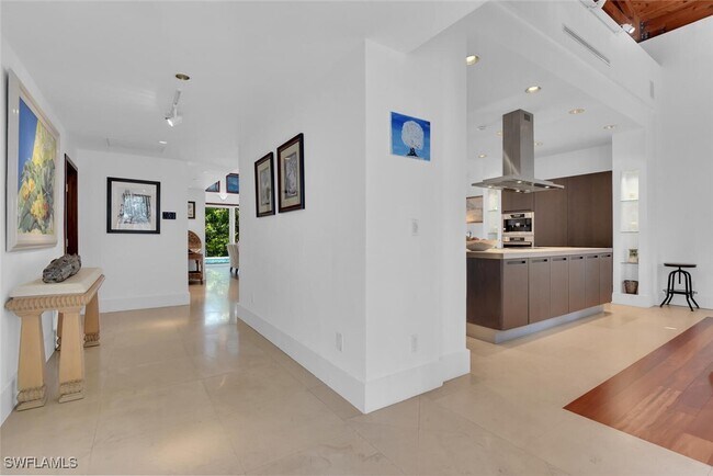 Photo - 795 18th Ave S